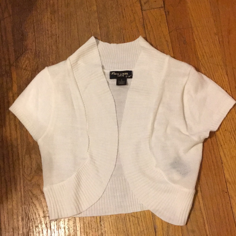 Short sleeved cropped sweater